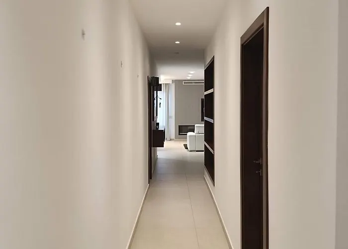 Interlace Penthouse With Swimming Pool 马尔萨斯卡拉