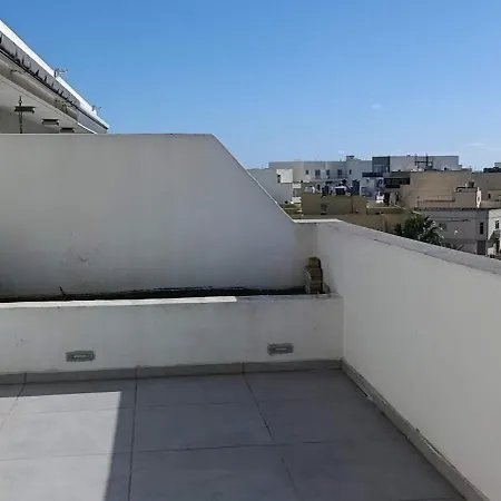 Апартаменты Interlace Penthouse With Swimming Pool Марсаскала