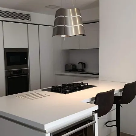 Interlace Penthouse With Swimming Pool Марсаскала