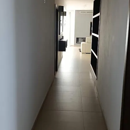 Апартаменты Interlace Penthouse With Swimming Pool Марсаскала